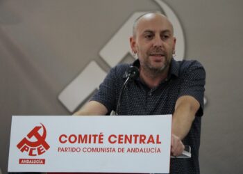 Ernesto Alba llama al pueblo andaluz a salir a la calle “por una república de futuro y profundamente democrática”