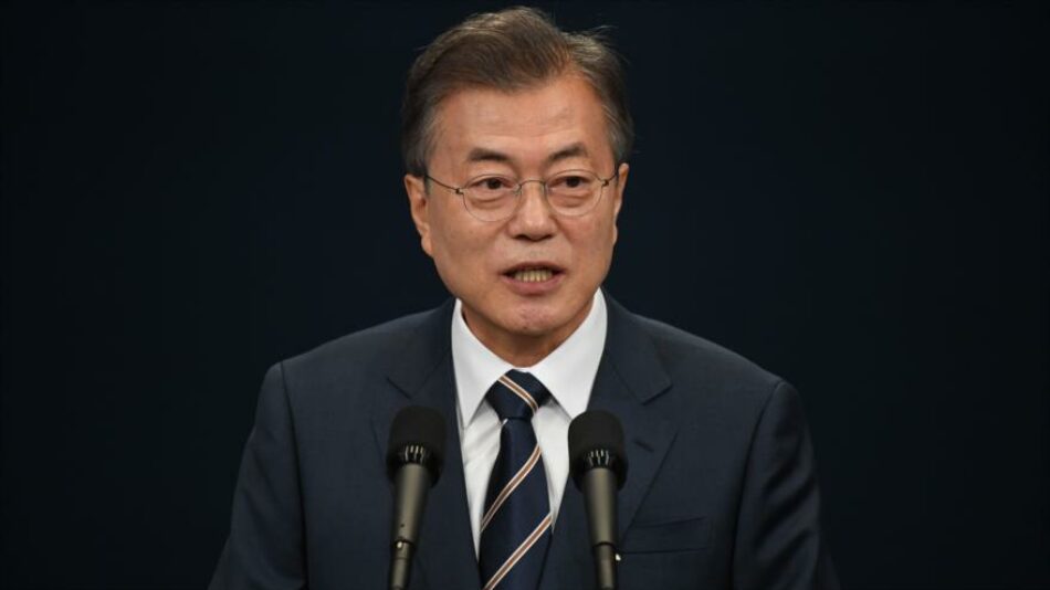 Moon Jae-in propone una cumbre con Kim Jong-un y Donald Trump para establecer la paz en Corea