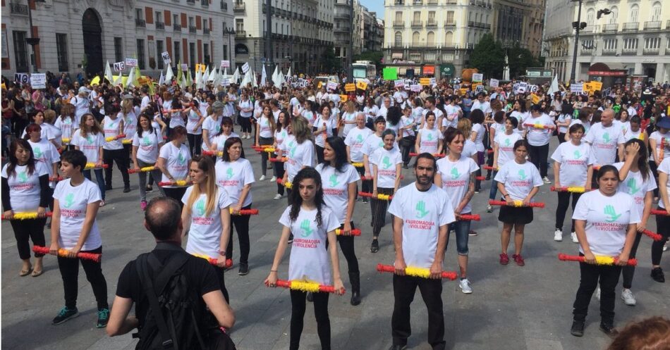 Una multitudinaria manifestación en Madrid protesta contra los toros