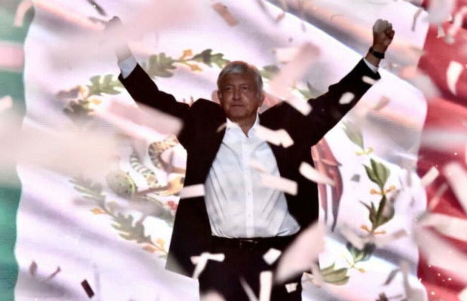 México. Cerró su campaña López Obrador con multitudinario acto en el estadio Azteca. “No les voy a fallar”, prometió