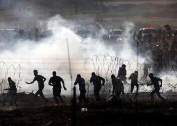 Al menos 2 muertos y más de 400 heridos en nuevas protestas en la frontera de Gaza