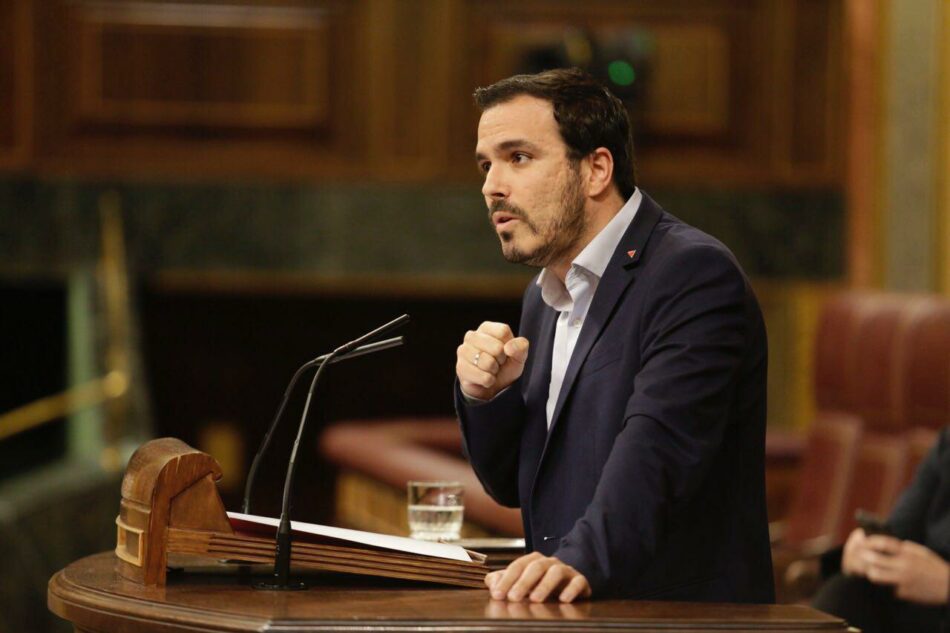 Garzón valora que el acuerdo electoral alcanzado con Podemos es “muy positivo para el país” y destaca que “sea ‘Unidas’ el elemento común del nombre de la candidatura”