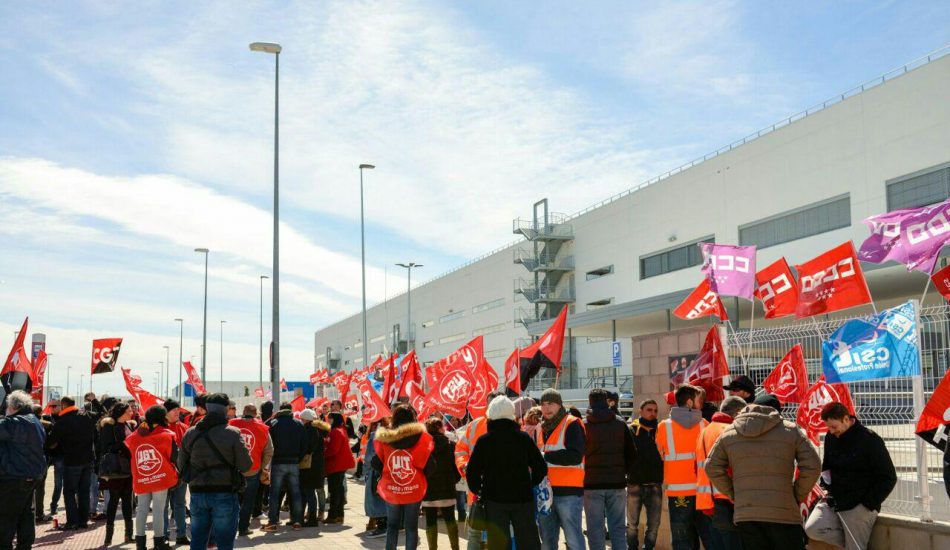 Los sindicatos denuncian despidos en represalia por las huelgas y movilizaciones en Amazon