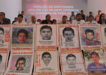México. Familiares de Ayotzinapa reclaman a la Justicia “resistir” a presiones del Ejecutivo y piden reunión con AMLO