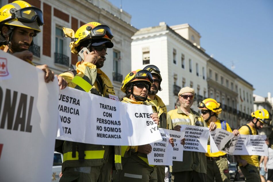 Bomberas y bomberos forestales vuelven a protestar por su situación laboral y anuncian un “verano caliente” con protestas y huelgas