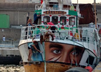 Detenida la Flotilla de la Libertad a 49 millas de la costa palestina