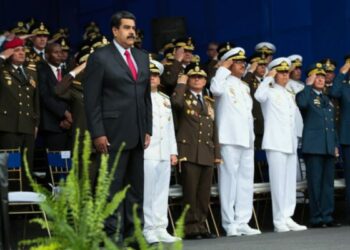 Maduro denuncia pretensiones de Colombia de infiltrar paramilitares en Venezuela