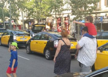 Catalunya en Comú Podem reclama que la Comissió Bilateral abordi el conflicte del taxi i acordi el suport a la regulació de l’AMB per als vehicles VTC