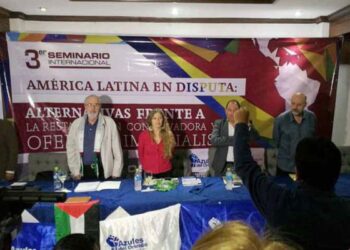 Bolivia. Debates del Seminario “América Latina en Disputa”: el rol de los medios de comunicación