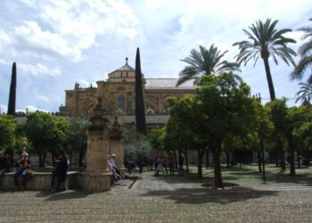 Podemos Andalucía cree que el Gobierno andaluz “ha renunciado” a la titularidad de la Mezquita con “entreguismo” hacia el Cabildo