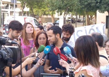 IU Sevilla critica la falta de propuestas a futuro y el empeño por bajar los impuestos sin criterios de renta