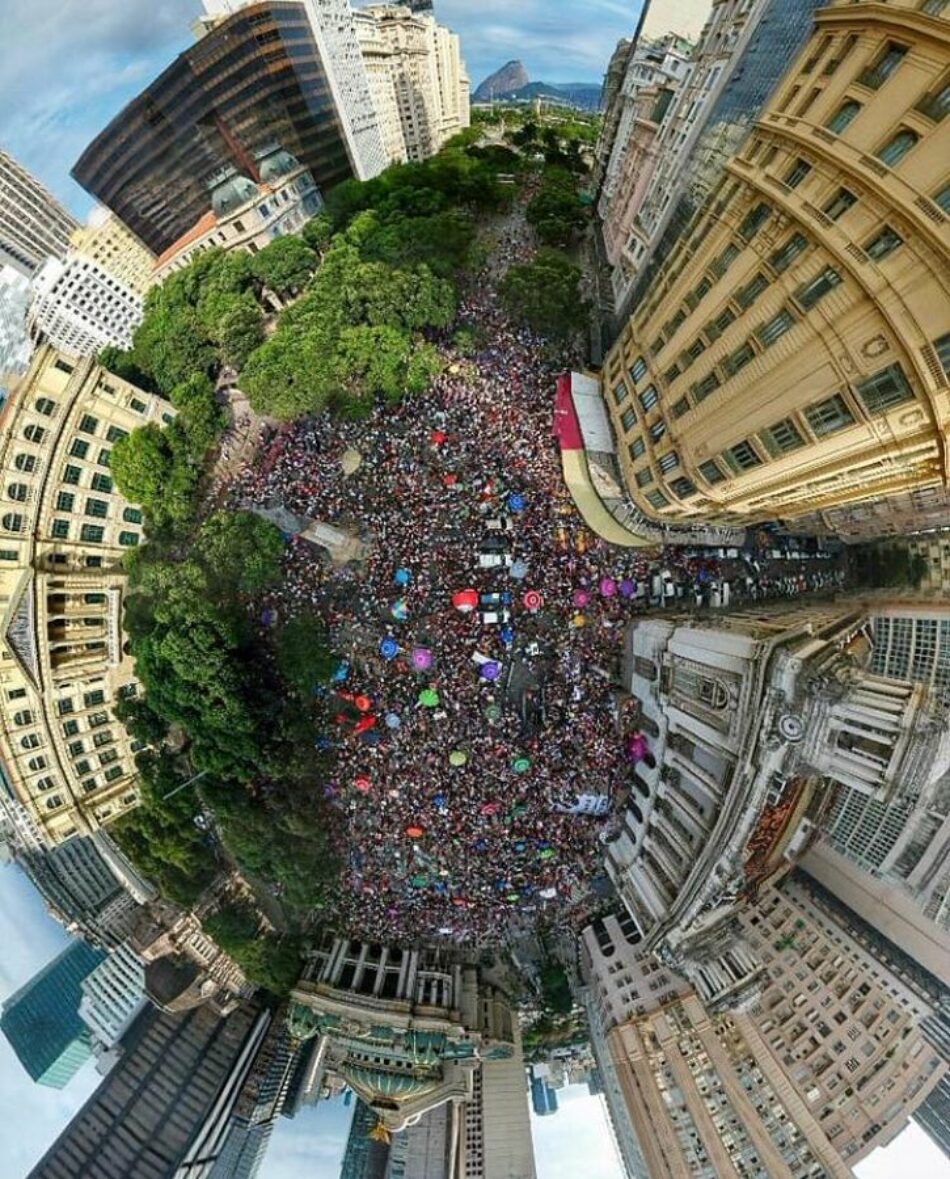 Mujeres Unidas contra Bolsonaro realizan manifestaciones en todo Brasil