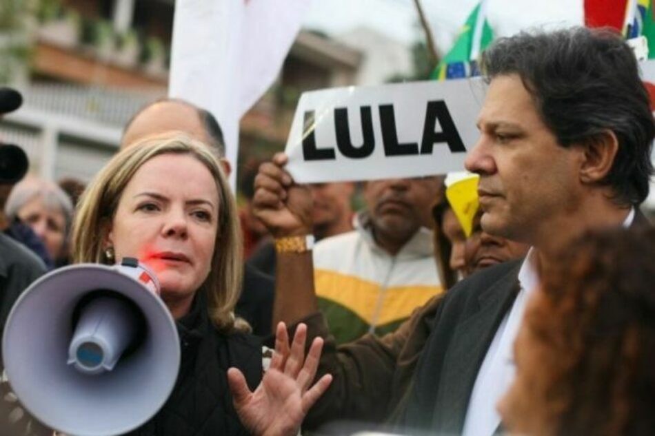 PT brasileño se reúne con Lula para definir el rumbo de la campaña electoral