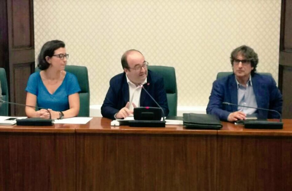 Miquel Iceta invita en La Cafetera a «relativizar la importancia» de las palabras de Torra, pronunciadas para «movilizar» en la Diada