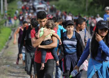 Caminata del migrante: Trump amenaza con retirar ayuda económica a Honduras