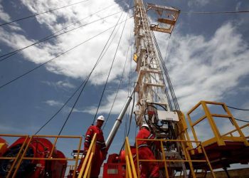 Petróleo venezolano será comercializado en Petro