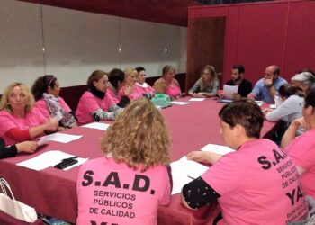 IU Sevilla reclama que se reconozcan las enfermedades laborales a las trabajadoras de ayuda a domicilio
