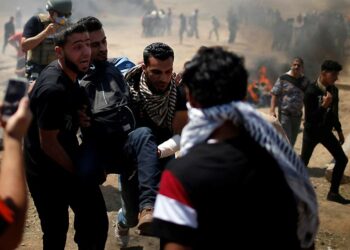 14 palestinos heridos en protestas en Gaza