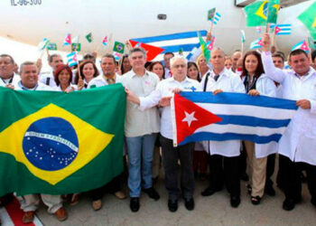 Bolsonaro ataca al pueblo humilde persiguiendo a la medicina solidaria cubana