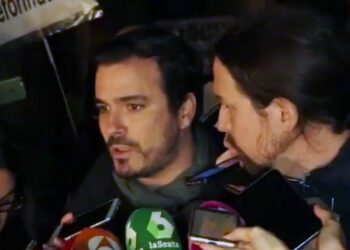 Alberto Garzón ve que el Gobierno “no hace el esfuerzo suficiente” para sacar adelante los Presupuestos Generales y valora que Sánchez debe llevarlos al Congreso y lograr más apoyos