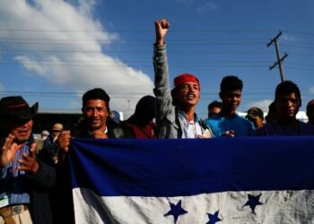 Migrantes rechazan el apoyo de EE.UU. al Gobierno de Honduras