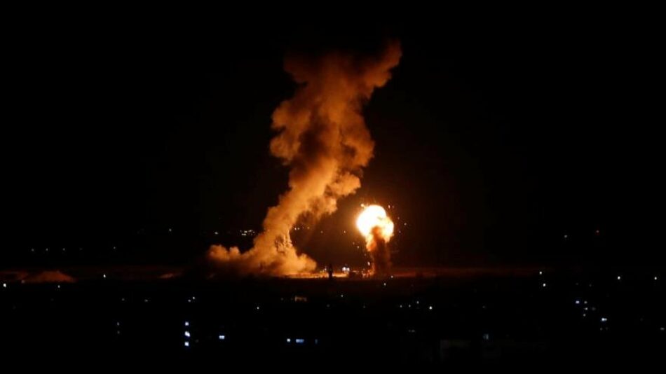 Israel bombardea de nuevo la asediada Franja de Gaza