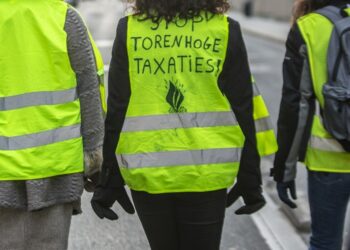 Chalecos amarillos convocan a octava jornada de protestas en Francia