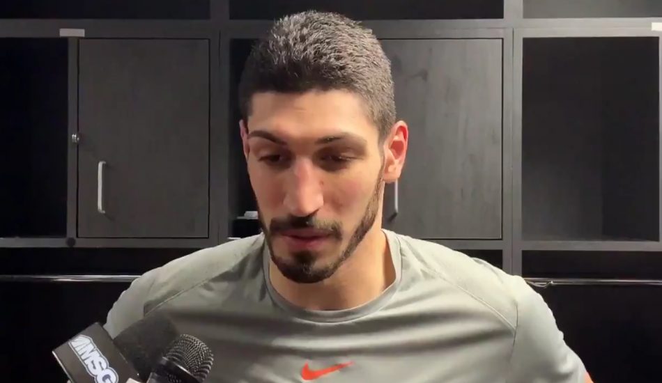 El jugador de baloncesto Enes Kanter se niega a viajar a Reino Unido por miedo a “represalias de agentes de Erdogan”