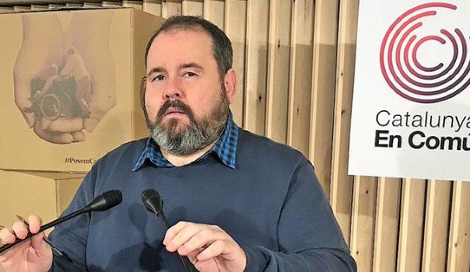 Joan Mena: «Aznar, el senyor de la guerra, vol tornar a imposar la línia més dura al PP»