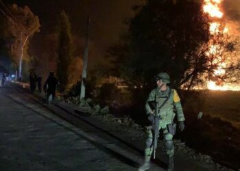 Asciende a 76 el número por la explosión del oleoducto en México