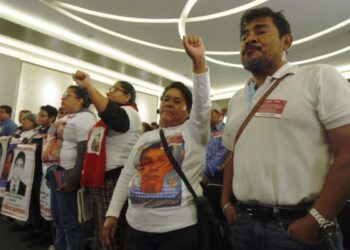 México. Ayotzinapa: crean fiscalía especial / AMLO ofrece protección a quienes ayuden en el caso