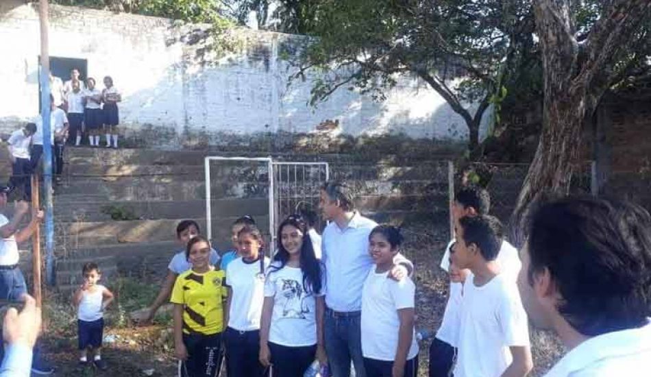 Candidato de Arena viola silencio electoral en El Salvador