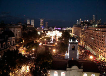 El 8M en el mundo: Argentina marcha contra la violencia patriarcal