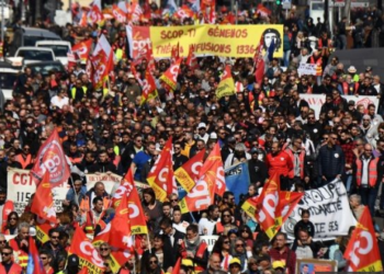 Decenas de miles de trabajadores toman las calles de Francia contra las políticas neoliberales de Macron