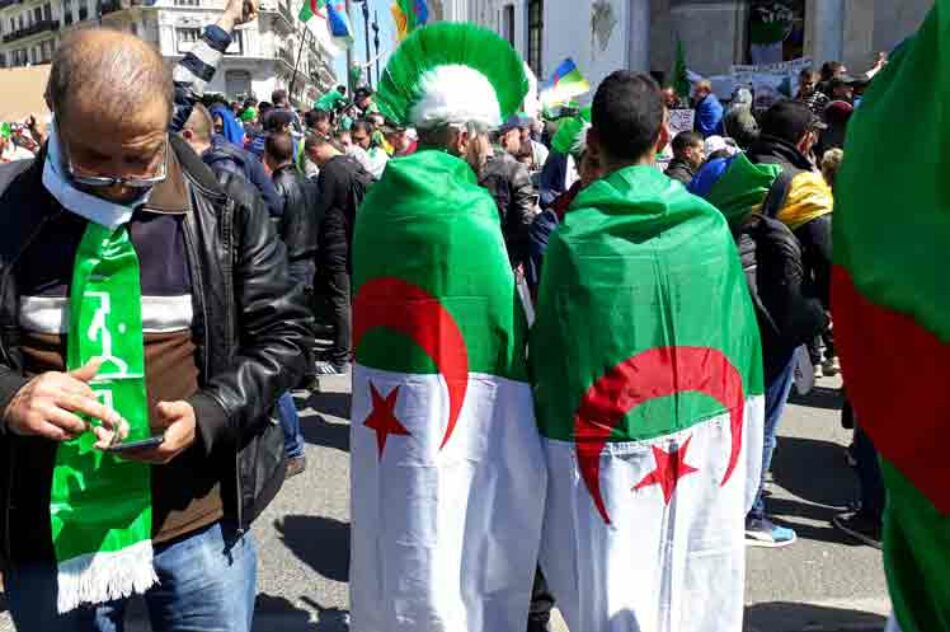 Presidente argelino ofrece transparencia electoral frente a protestas