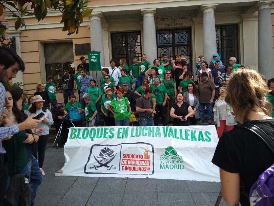 10 bloques y 105 personas amenazadas de desahucio en Vallecas