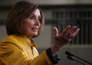 Pelosi pide a la Casa Blanca que reduzca las tensiones con Irán