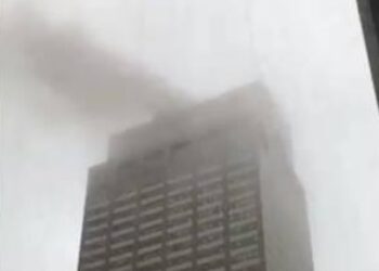 Un helicóptero se estrelló contra un edificio en Nueva York dejando un fallecido