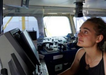 La capitana del «Sea Watch» se arriesga a ir a la cárcel al llevar a puerto en Italia a 42 migrantes por motivos «de emergencia»