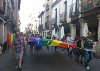 PSOE y Unidas Podemos denuncia la propuesta de Vox de trasladar la marcha del Orgullo
