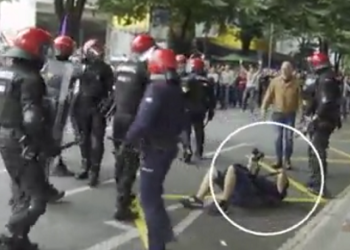 El fotoperiodista Oskar Martínez Bernal, agredido por la Ertzaintza  en Bilbao