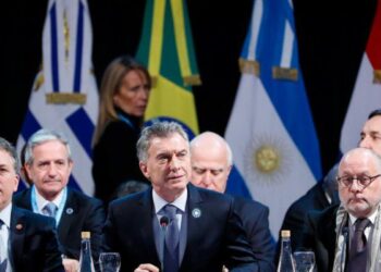 Argentina. Una cumbre del Mercosur para anunciar una carrera por más TLC