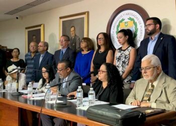 El Colegio de Abogados de Puerto Rico insta a destituir al gobernador Rosselló