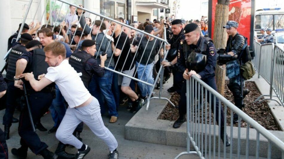 Más de mil detenidos en una manifestación en Moscú