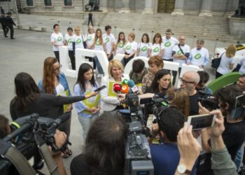 PACMA pide una reunión a Pedro Sánchez, que sigue ignorando a los animales