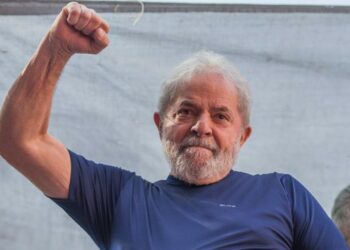 Erguido de dignidad Lula cumple 500 días de prisión política