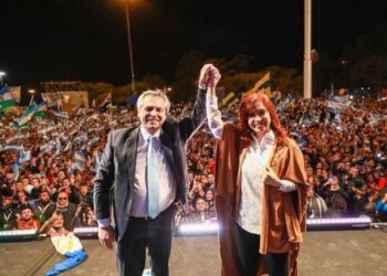 Elecciones PASO confirman tendencia antimacrista en Argentina