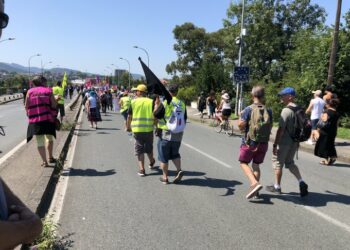 Ambientalistas y chalecos amarillos protestan en cumbre del G7