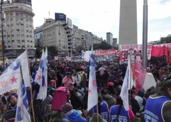 Argentina: Masiva marcha de trabajadores desocupados