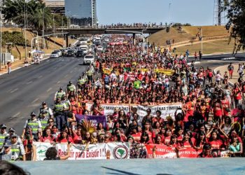 La mujeres indígenas presentan batalla a Bolsonaro en Brasilia